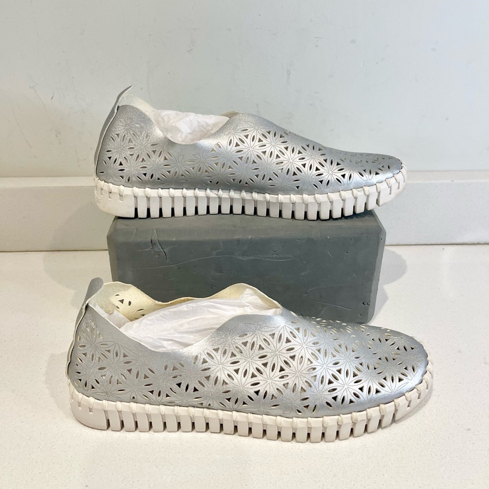 Ilse Jacobsen sunburst Metallic Silver laser cut leather Slip On Flats 8, EU 38